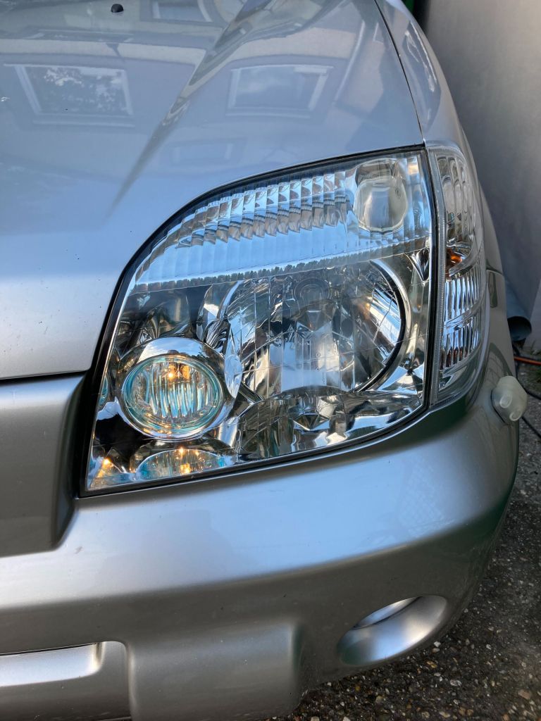 Fényszóró felújítás polírozás Egerben a Polír és Wax Műhely autókozmetikában