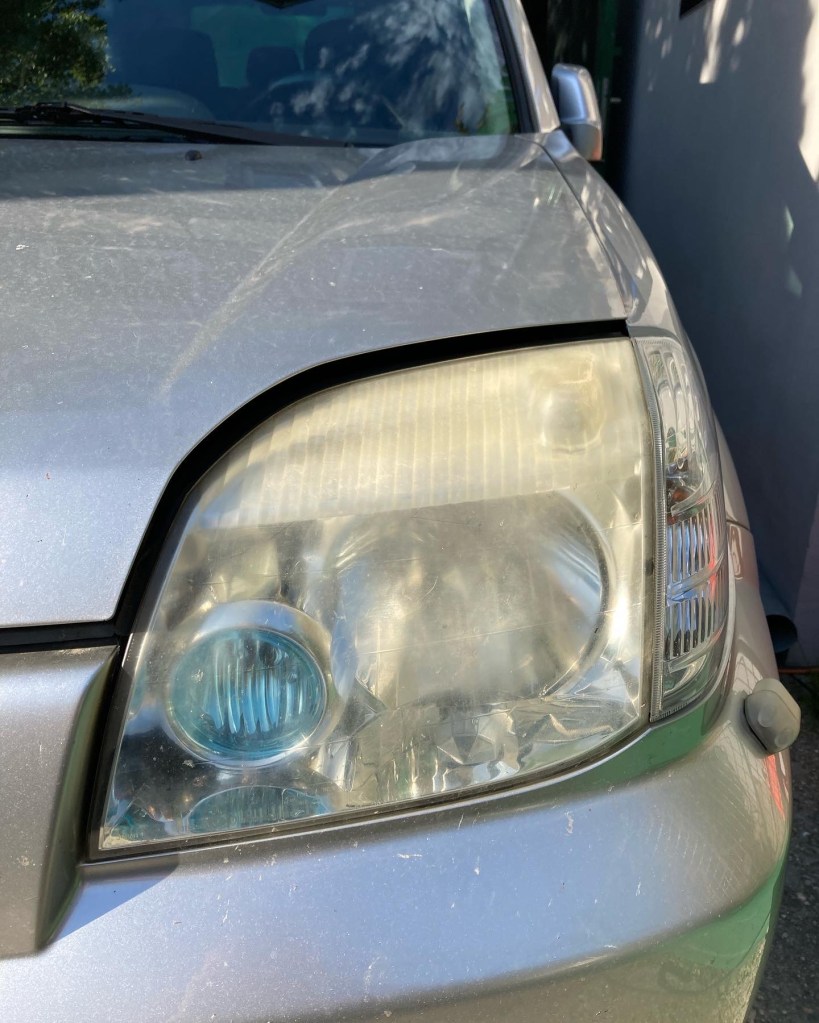 Fényszóró felújítás polírozás Egerben a Polír és Wax Műhely autókozmetikában