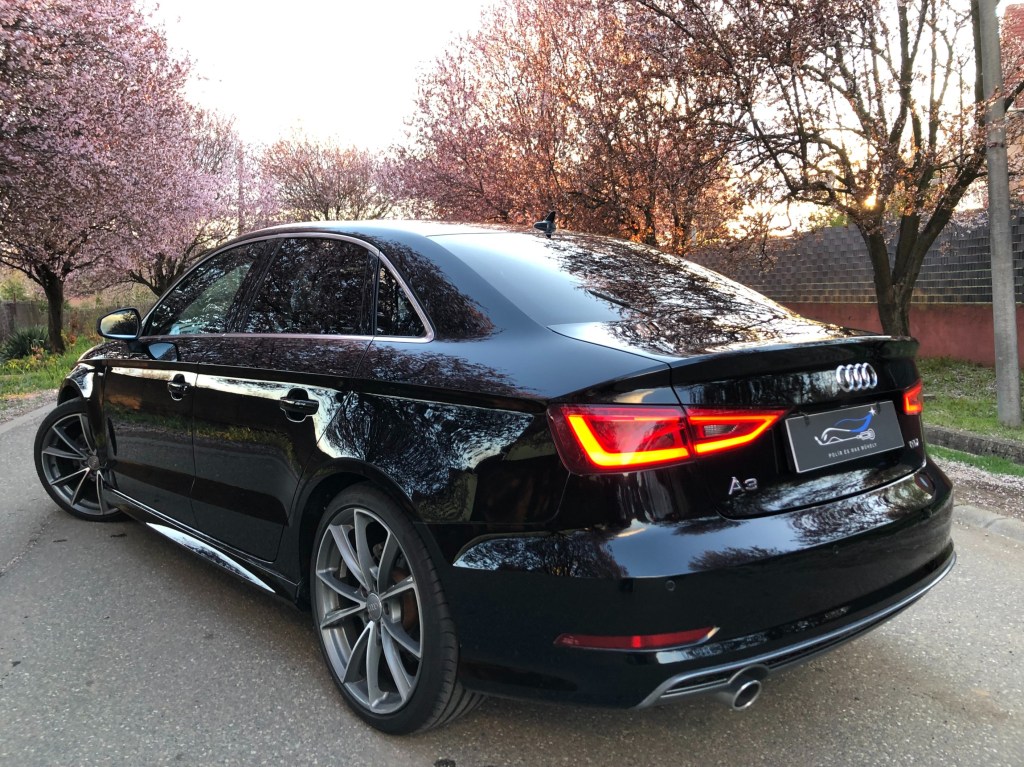 Autó kerámia applikálás egerben a polír és wax műhely garázsában